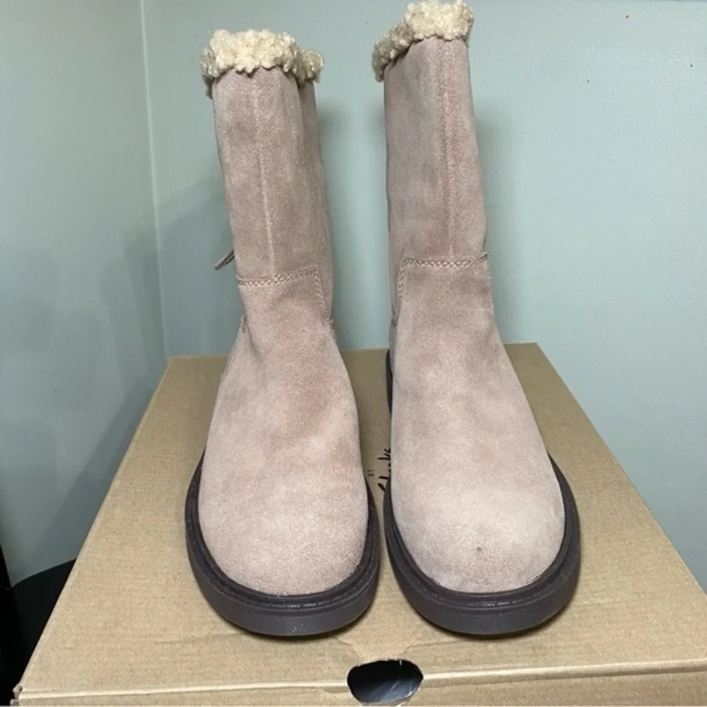 Clarks‎ Lined Suede Mid Boots Opal Side Zip Women's Size 6 Beige Sherpa